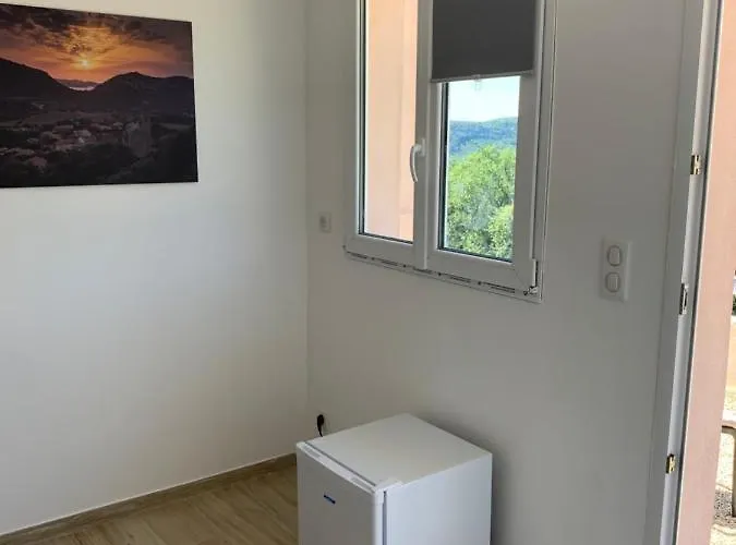 Casa Julie Alojamento de Acomodação e Pequeno-almoço 3*